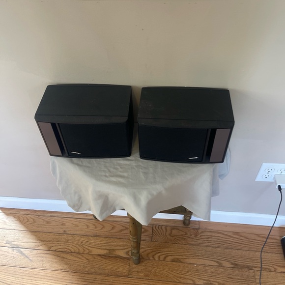 Bose 141 Speaker Series II Black Bookshelf Speakers 40 Watt Home Stereo Pair - Picture 2 of 9